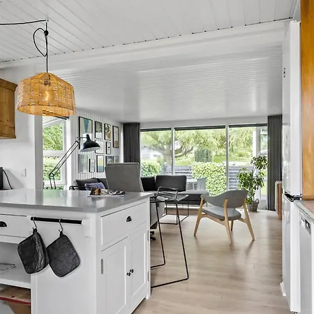 3 Bedroom Pet Friendly In Holiday home *
