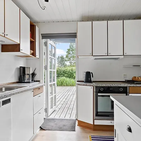 3 Bedroom Pet Friendly In *
